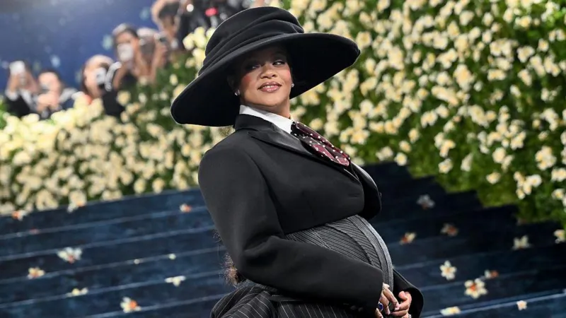 Rihanna Reveals Third Pregnancy at Met Gala 2025 with A$AP Rocky